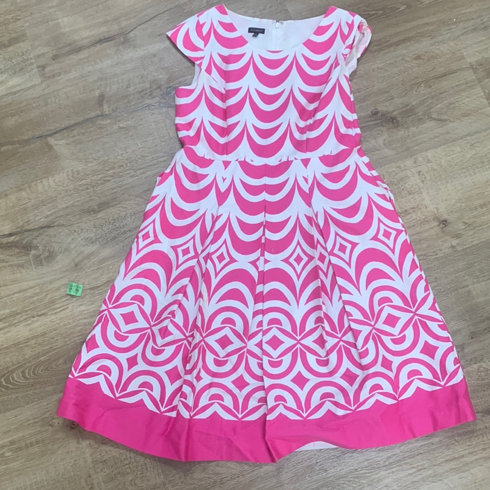 Pretty dress!